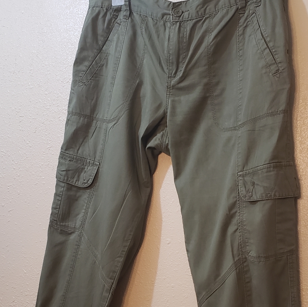 Calvin Klein Capris!!  Women's size 12